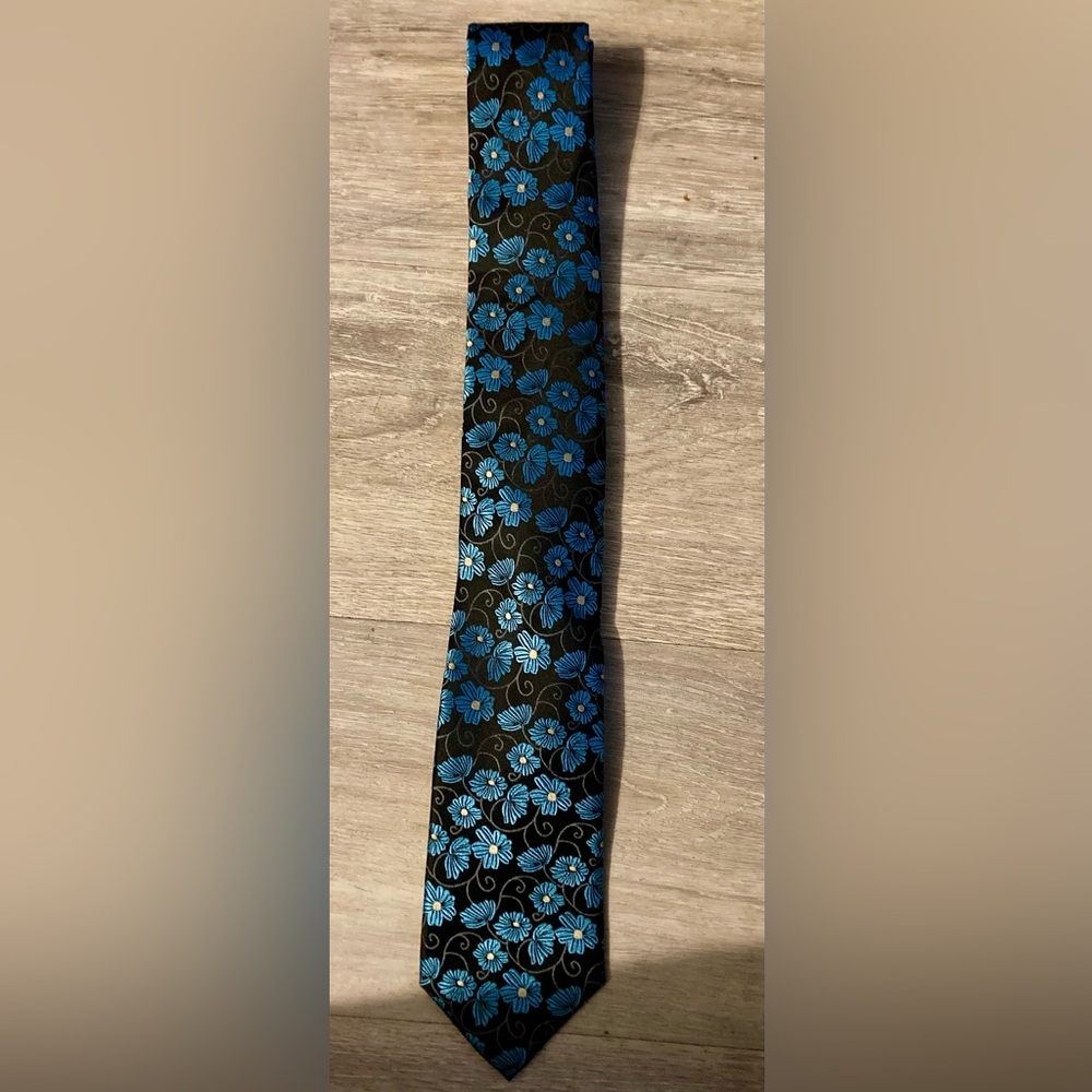 Sean John Blue and Black Floral Tie